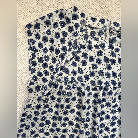 LOFT Ruffle Top/Blouse | Color: Blue,White,black Print | Size: XS - Picture 6 of 15